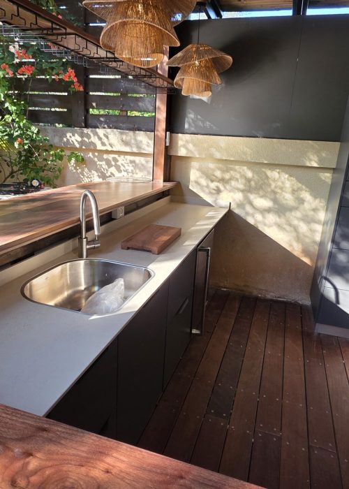 שיש במטבח הקדמי